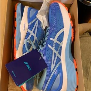 ASICS gel-nimbus 21 women’s size 7 NEW